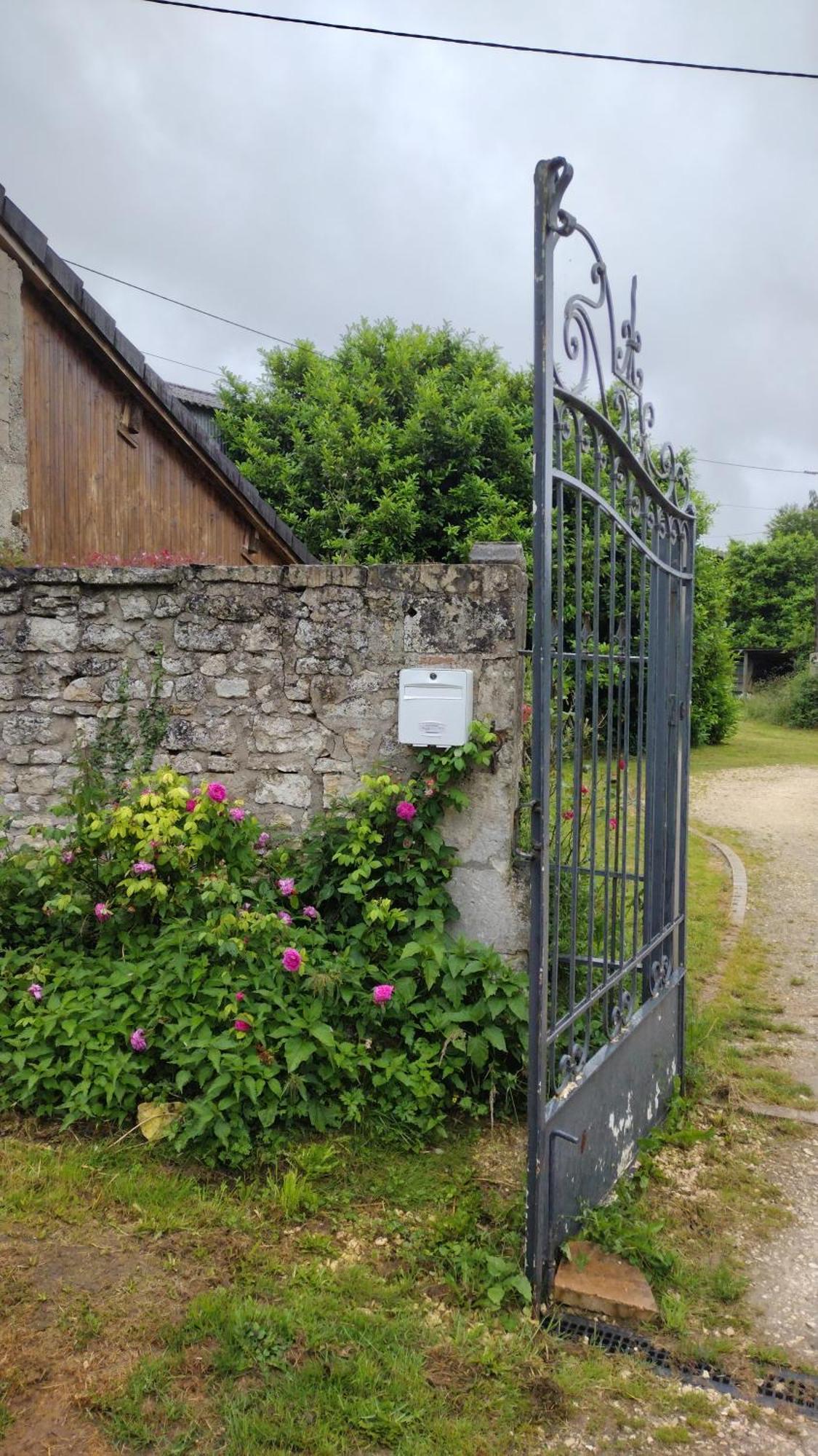 Residence De La Demi-Lune Entrains-sur-Nohain Exterior photo